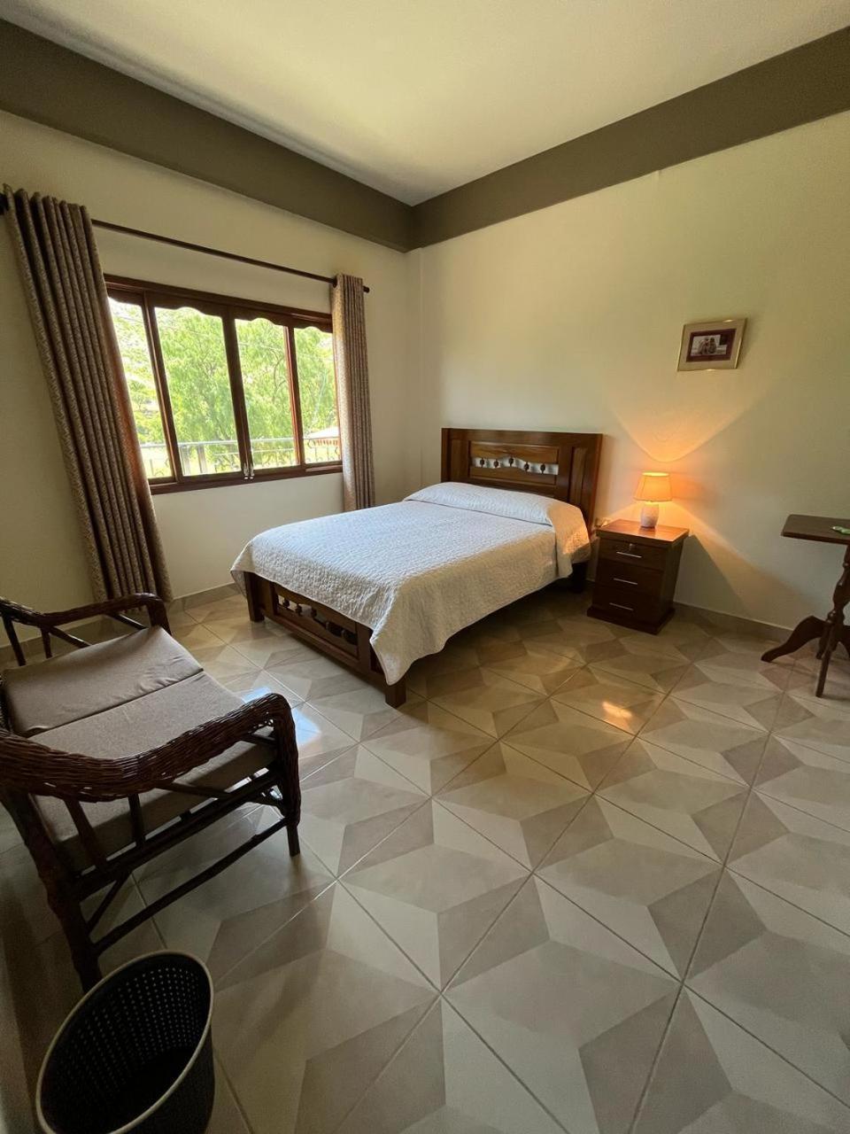 Hostal Dinosaurio Torotoro Esterno foto